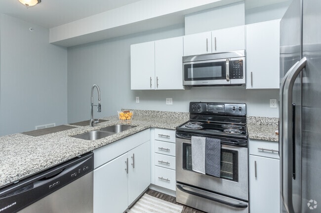2BR, 1BA - 1,004 SF