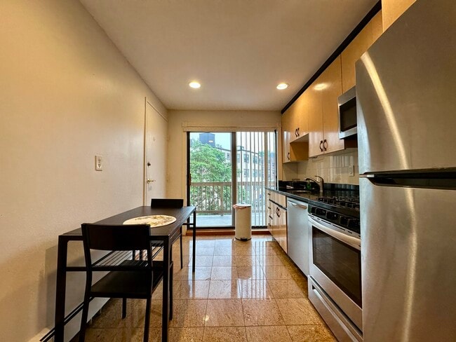 Photo - 1714 Commonwealth Ave Unit 6A