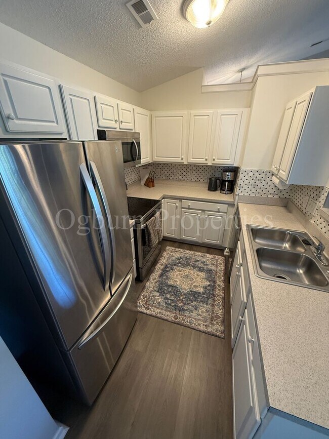 Photo - 434 Scholastic Ct