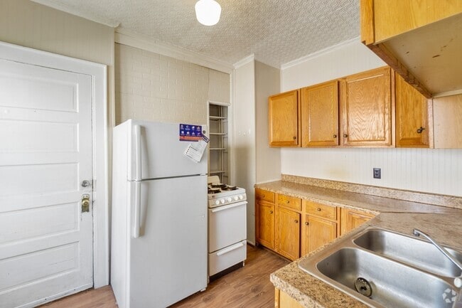 Building Photo - 247 Roosevelt Ave Rental