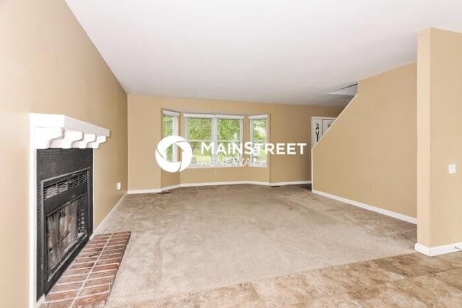 Photo - 3 Bedroom Pet-Friendly Home in St Peters, MO with Main Street Renewal