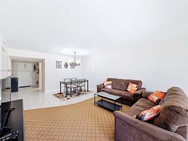 Photo - 605 Oaks Dr Unit 405