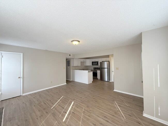 Photo - 2700 Lantern Walk SE