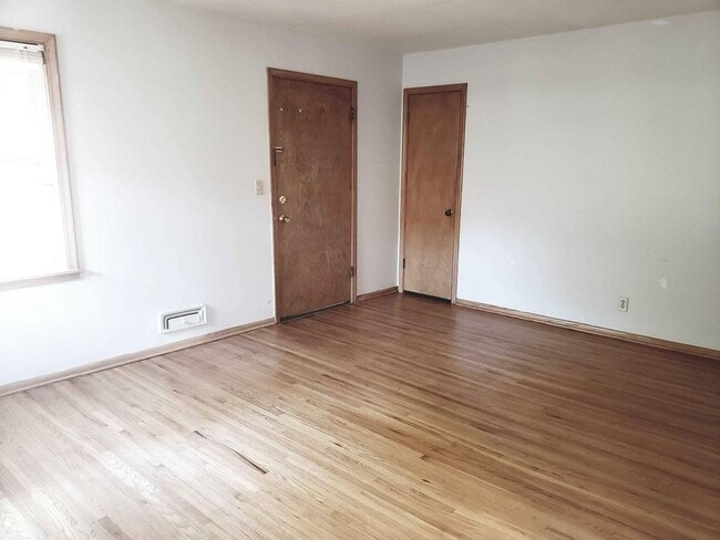 Front Room - 4324 York Ave S