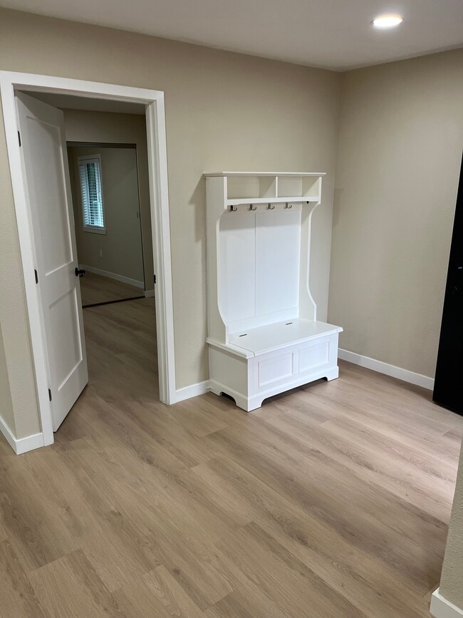 Entry hall - 608 Myrtle Ave