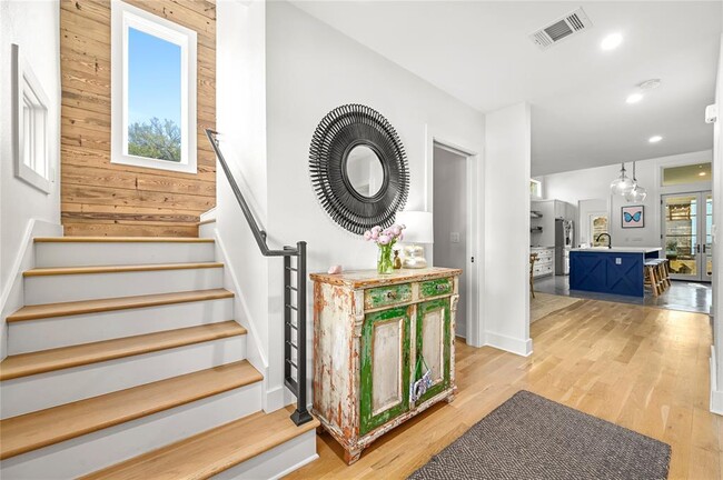 Photo - 1101 Lorrain St