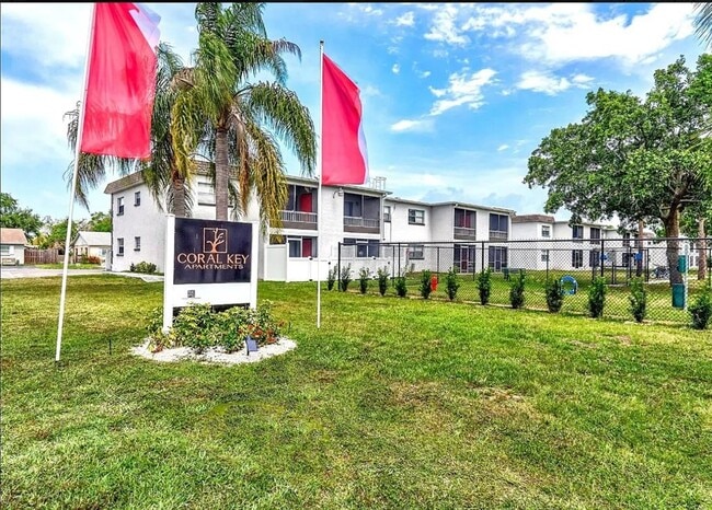 Building Photo - 9901 Aquarius Dr Unit 3