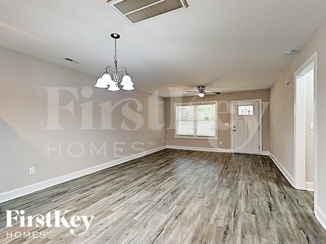 Photo - 529 Harris St NW