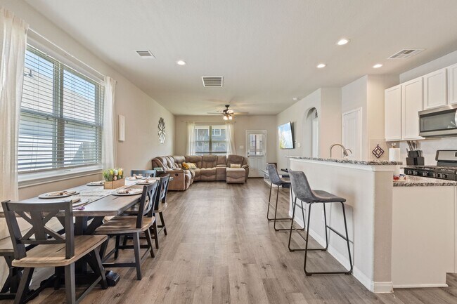 Photo - 2221 Raider Dr