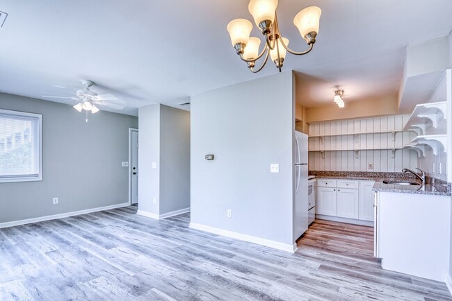 Photo - 2 bedroom 1 bath condo - Hampstead Unit 1