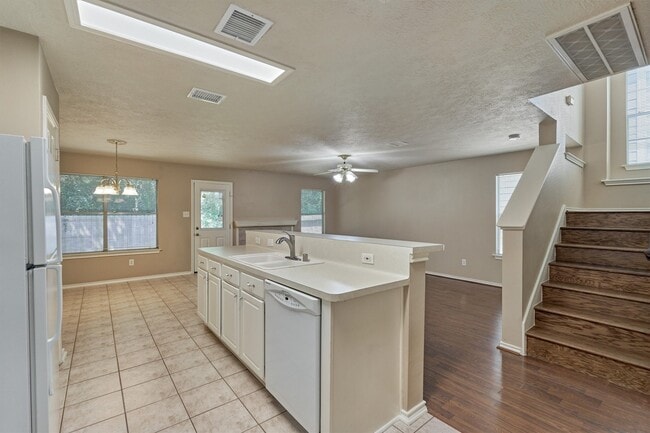 Photo - 231 Blushwood Pl