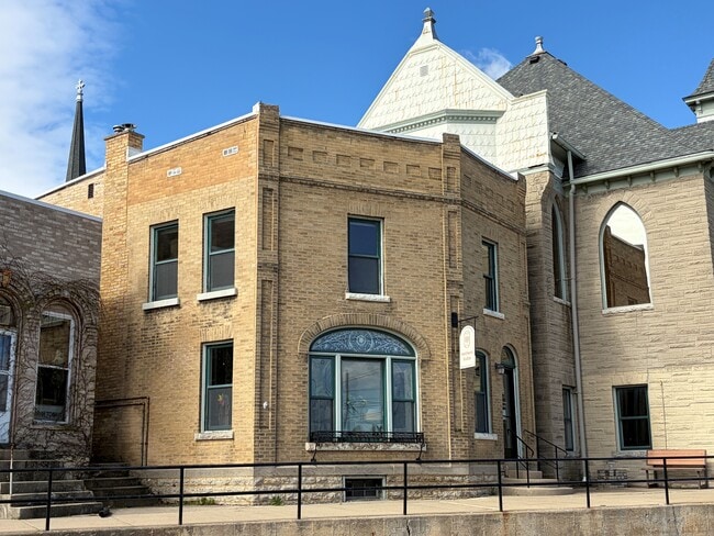 Photo - 121 W Fond Du Lac St Unit Upper Apartment