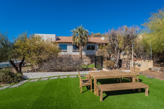 Photo - 1902 E Cortez St