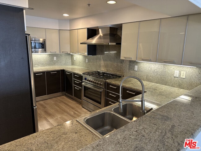Photo - 1319 N Detroit St Condo Unit 3
