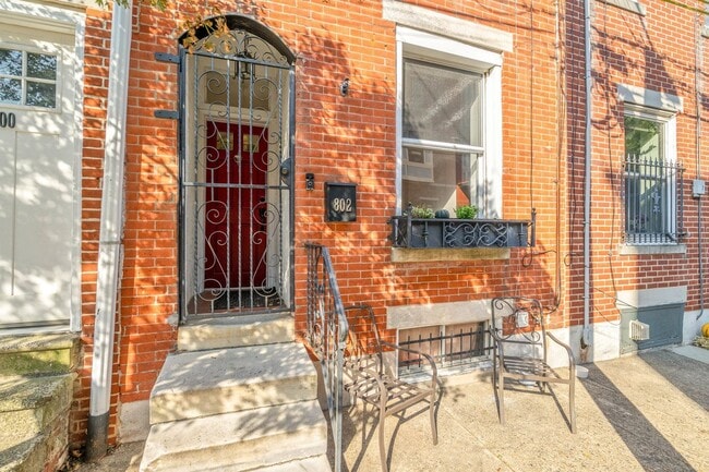 Building Photo - 802 LeCount St