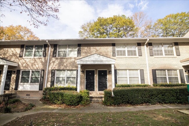 Beautifully Updated 2bd/1.5ba Townhome is ... - Beautifully Updated 2bd/1.5ba Townhome is ...