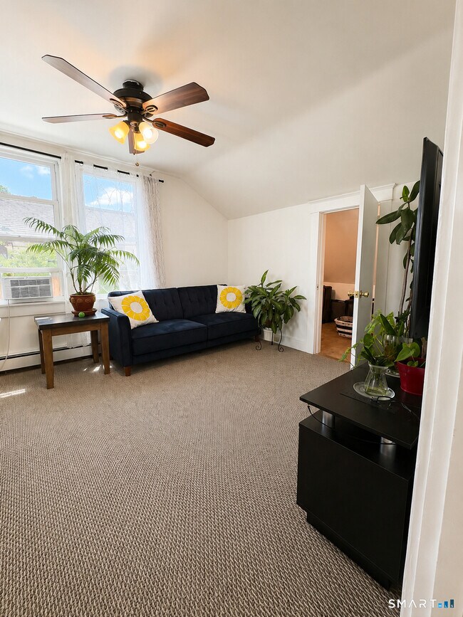 30 Plymouth Ave Unidad Floor 2