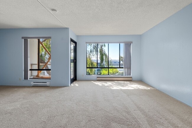 Photo - Sunny South-Facing Watergate Studio! Unit E341