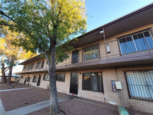 615 S Royal Crest Cir Unidad 10