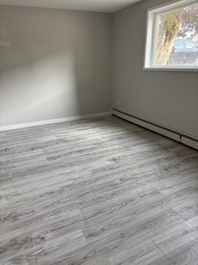 Photo - 9725-9130 130 Ave NW Unit 1