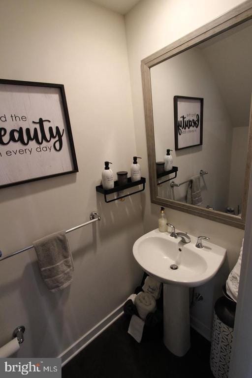 Photo - 43197 Mongold Square