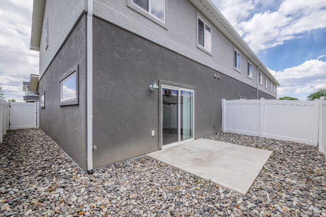 Photo - 415 Roberts Rd