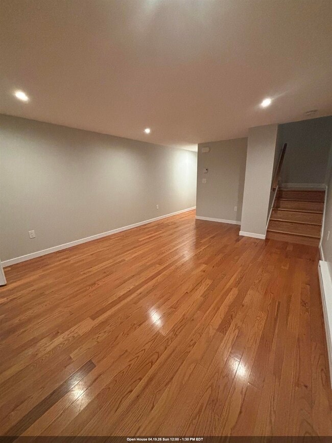 Building Photo - 390 Pacific Ave