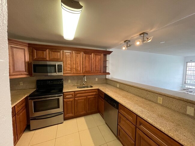 Building Photo - 1460 NE 169th St Unit 110