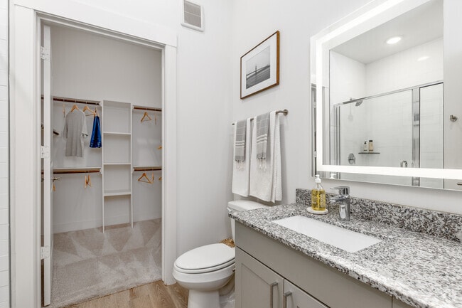 1BR, 1BA- 672SF - Bathroom