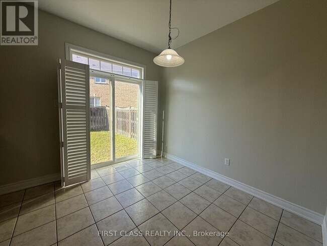 Photo - 36 Princess Diana Dr