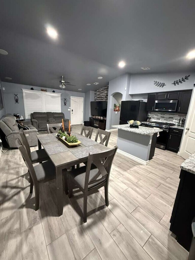 Photo - 14233 Escalera Dr