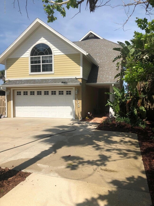 1405 S Riverside Dr