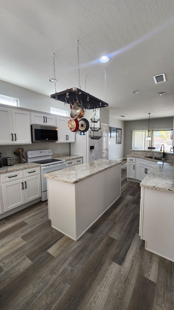 Photo - Furnished rental with private pool