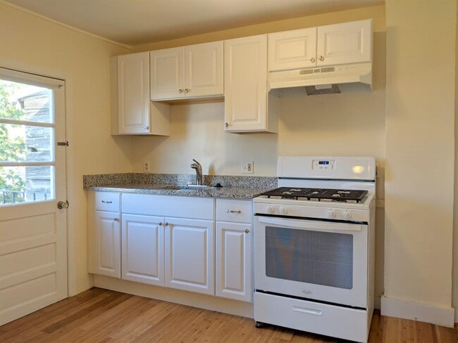 Photo - 2 Evergreen Sq Apartments Unit 3