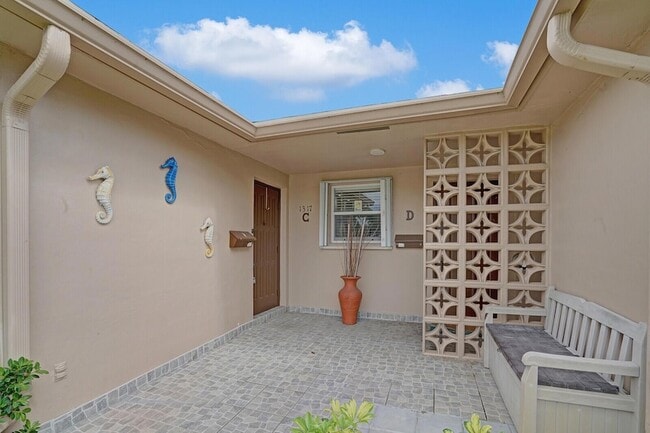 Photo - 1317 High Point Way SE