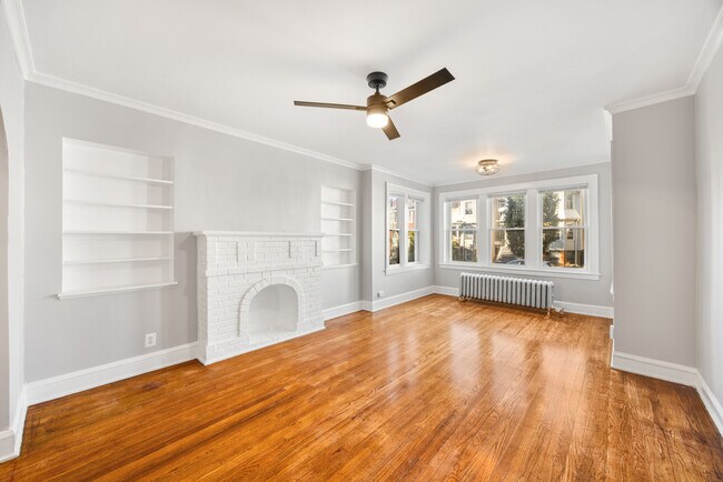 Photo - 2443 W Gunnison St Unit 1