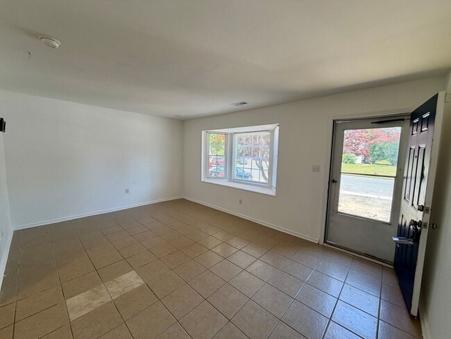 Photo - 68 Village Dr