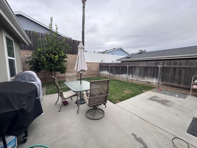 yard - 15935 Spring Oaks Rd
