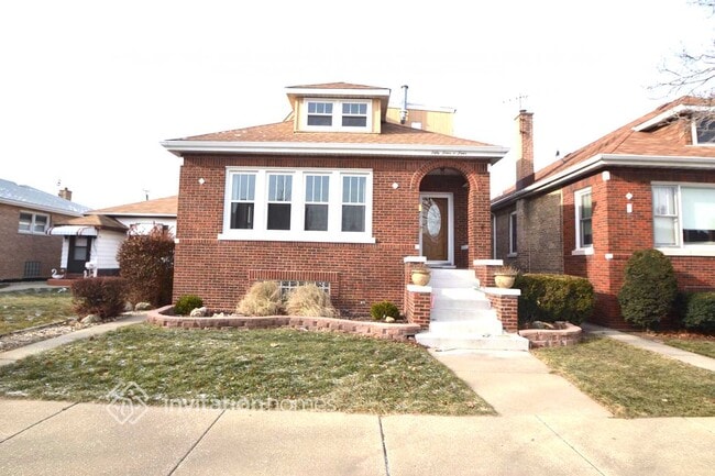 Building Photo - 5404 S Rutherford Ave