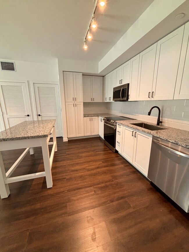 Photo - 1941 Fillmore St