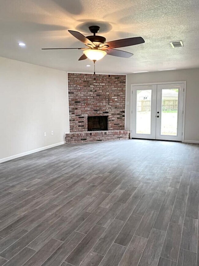 Photo - 119 Pinevale Way