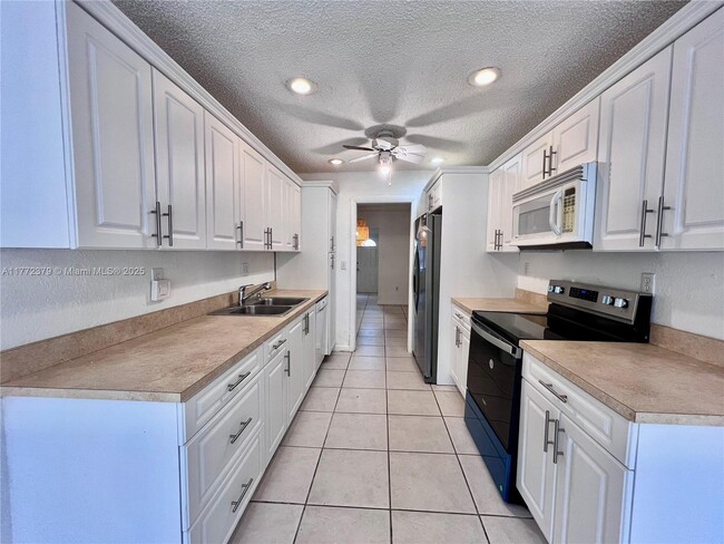 Building Photo - 3302 Farragut St Rental
