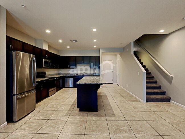 Photo - 2544 N Heritage St