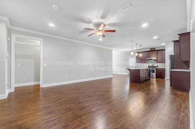 Photo - 2140 Nina St