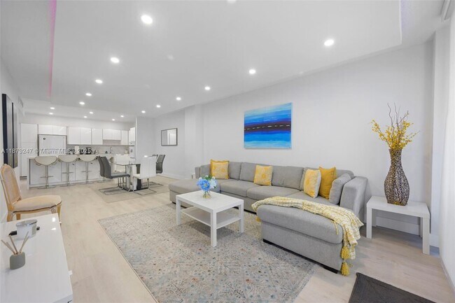 Photo - 19370 Collins Ave Unidad 124