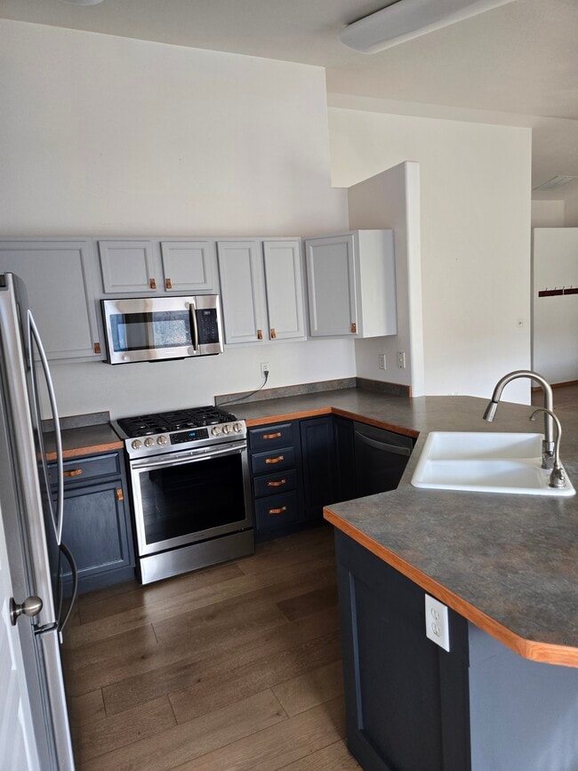 Building Photo - 2470 Ironwood Ave