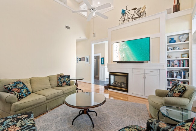 Photo - 10 Boardwalk Ln