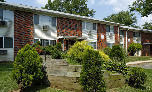 Building Photo - Brookfield Gardens Rental