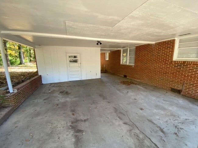 Photo - Fantastic 3 Bed 2 Bath Durham Ranch Brick Home