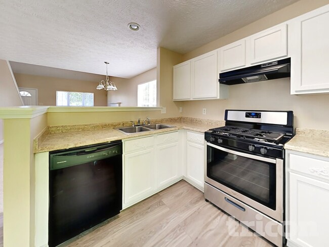 Photo - 201 St Charles Ave